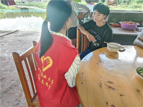 四川农大“职南针·夏栀队”调研乡村就业:洞悉市场,明择未来之路 四川农大“职南针·夏栀队”调研乡村就业:洞悉市场,明择未来之路
